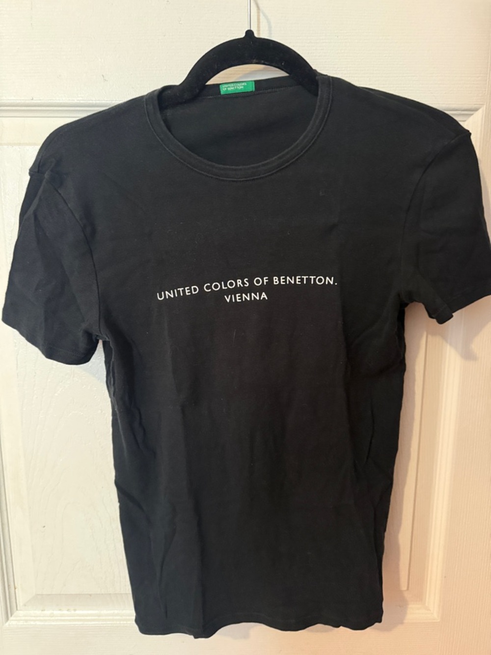 2003 Vintage United Colors Of Benetton Vienna Black Baby Tee Women’s L